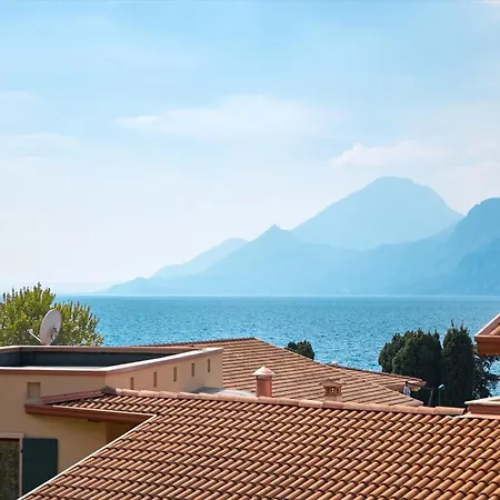 Apartment Rossana Con Piscina Brenzone sul Garda